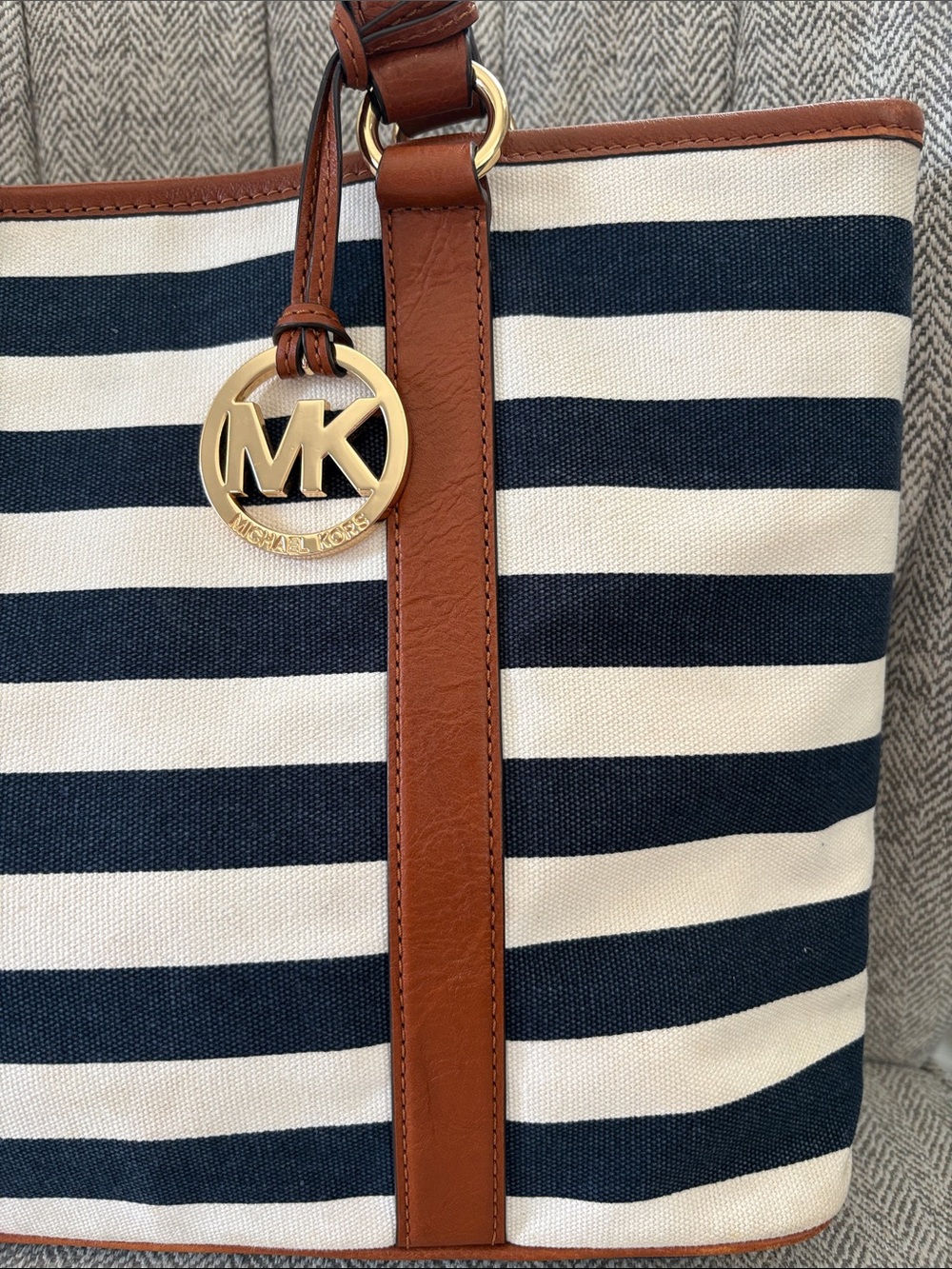 Michael Kors Tote - Picture 3 of 16